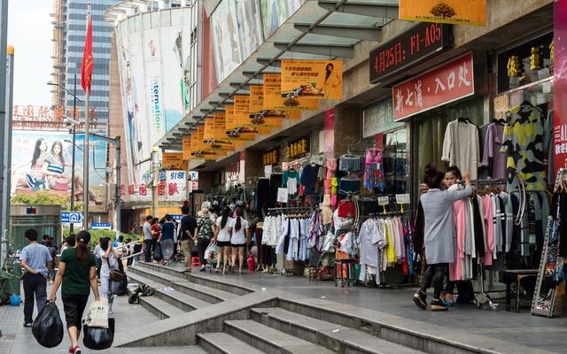 警惕非法色情场所与站街女，维护社会道德风尚与公共秩序